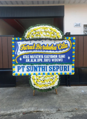 Papan Bunga Duka di Salemadeg Barat