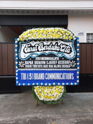 Papan Bunga Duka di Salemadeg Barat
